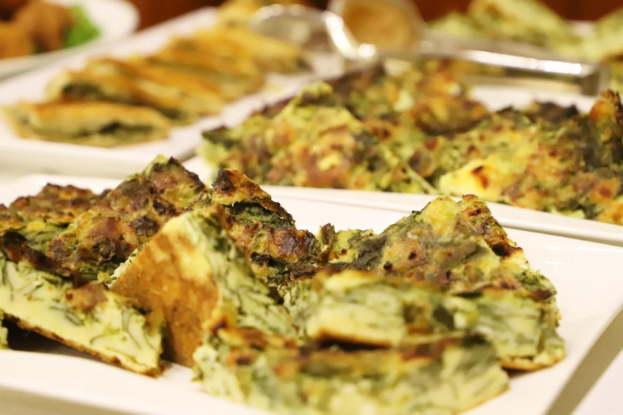 Hotel Colombo Berat Eksteriør bilde Spinach pie
