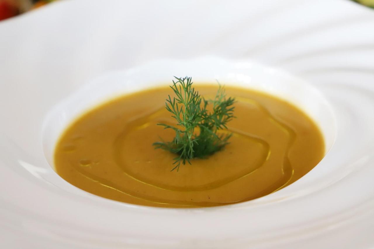 Hotel Colombo Berat Eksteriør bilde Carrot soup